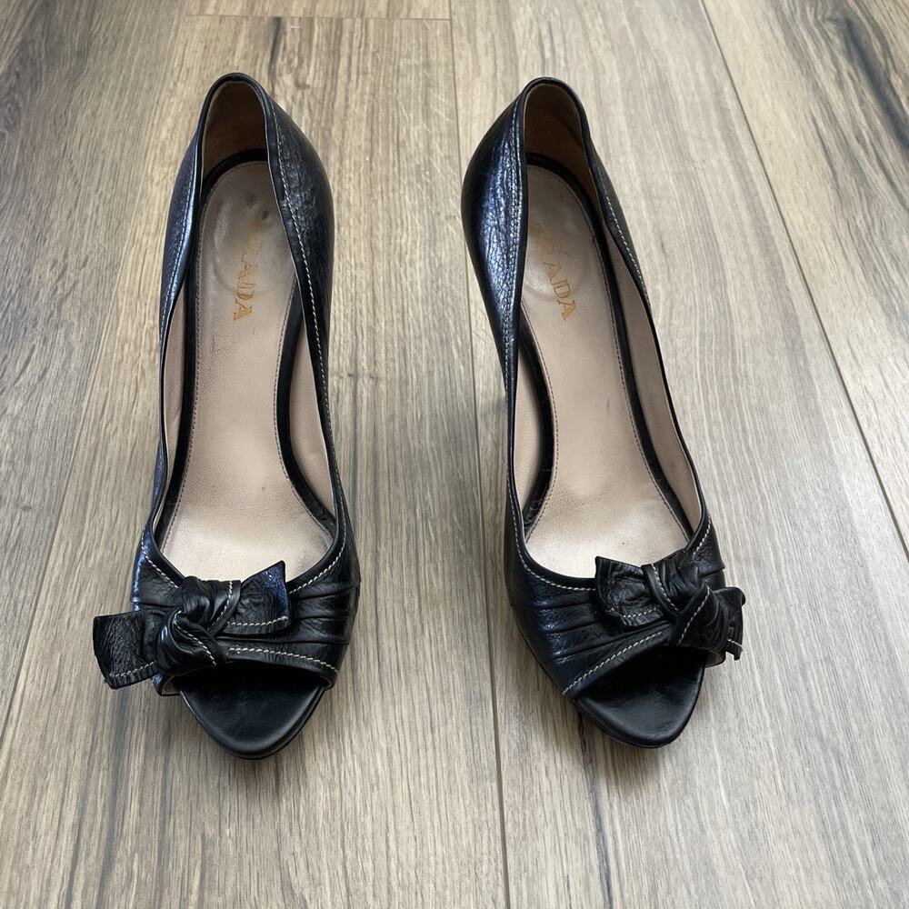 Prada Antic Soft Bico Nero Platform Heels Black Leather Bow Open Toe Size 40 GUC